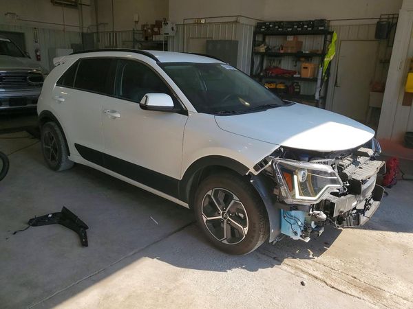 2024 KIA NIRO