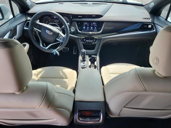 2023 CADILLAC XT6 Sport