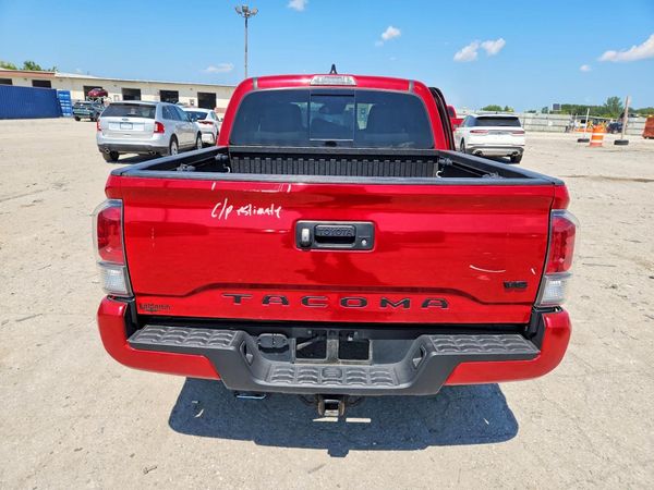 2022 TOYOTA TACOMA SR5