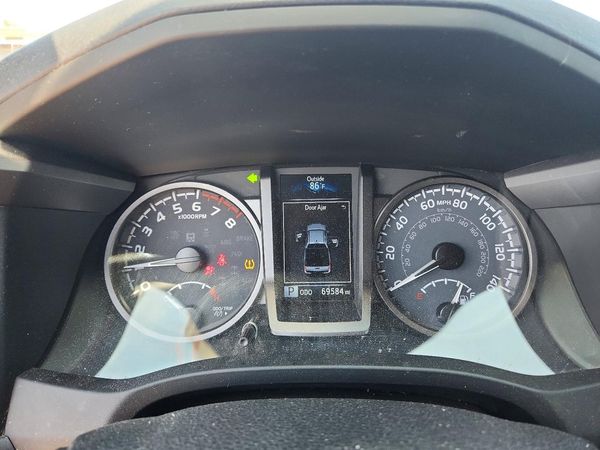2022 TOYOTA TACOMA SR5