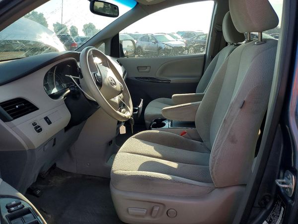 2014 TOYOTA SIENNA