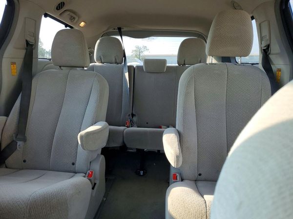 2014 TOYOTA SIENNA