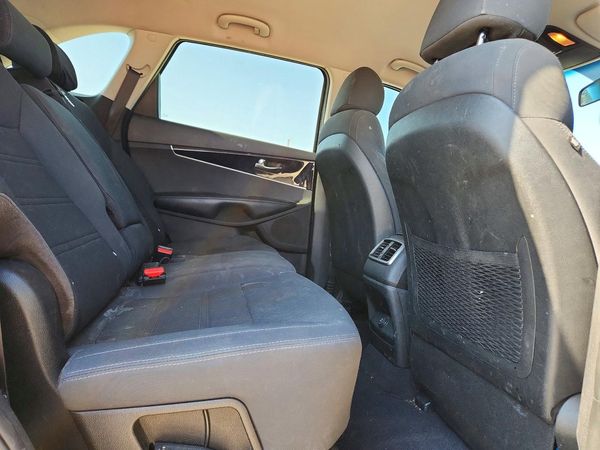 2018 KIA SORENTO L, LX