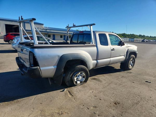 2015 TOYOTA TACOMA Delux Grade
