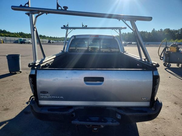 2015 TOYOTA TACOMA Delux Grade
