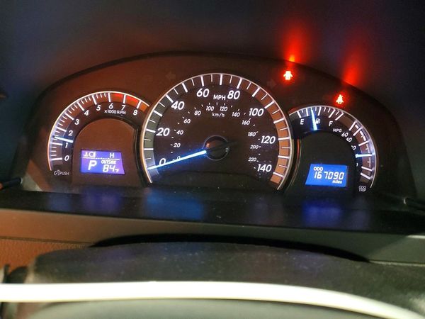 2014 TOYOTA CAMRY