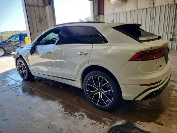 2022 AUDI Q8