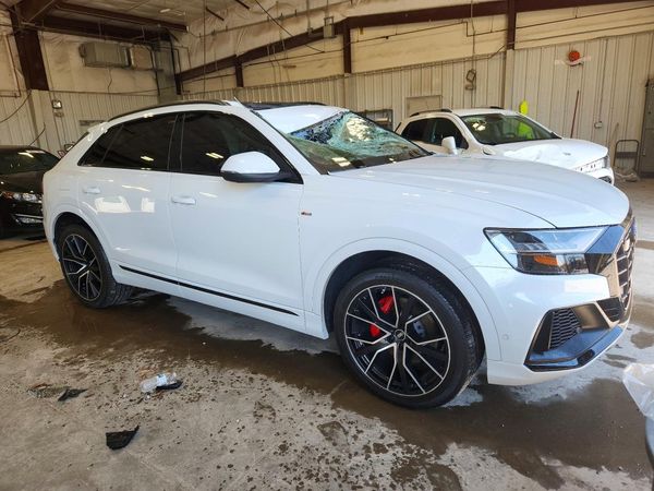 2022 AUDI Q8