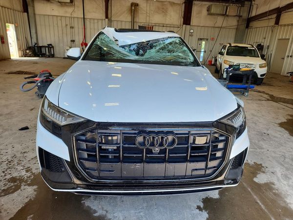 2022 AUDI Q8