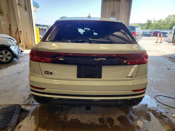2022 AUDI Q8