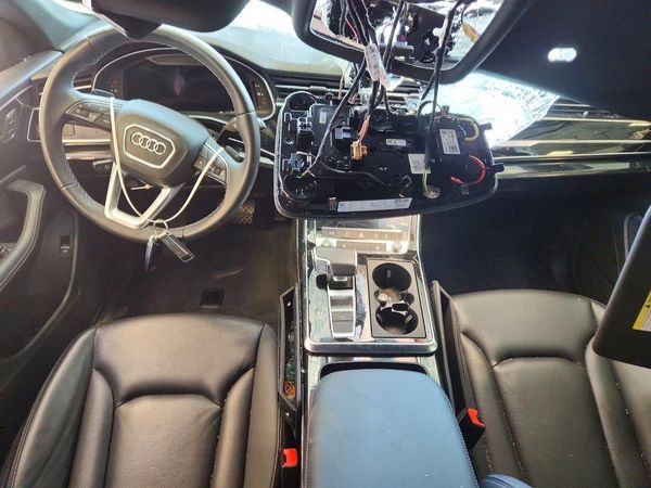 2022 AUDI Q8