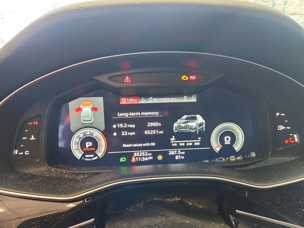 2022 AUDI Q8