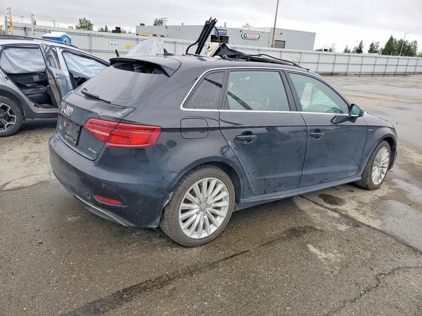 2017 AUDI A3 e-tron Premium Plus