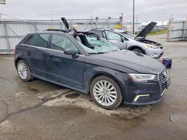 2017 AUDI A3 e-tron Premium Plus