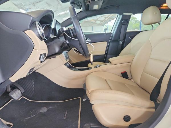 2017 MERCEDES-BENZ GLA GLA250