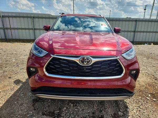 2022 TOYOTA HIGHLANDER Platinum