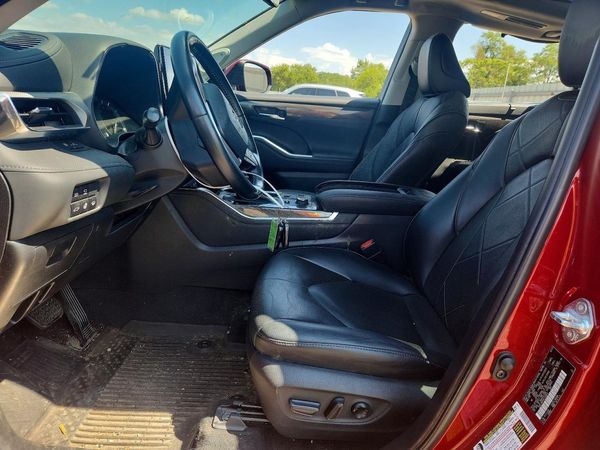 2022 TOYOTA HIGHLANDER Platinum