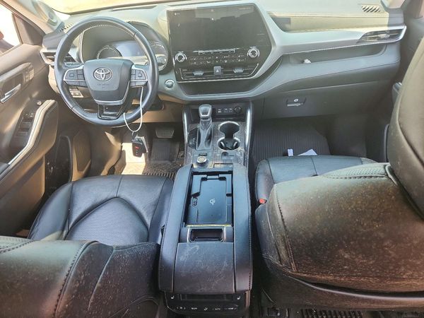 2022 TOYOTA HIGHLANDER Platinum