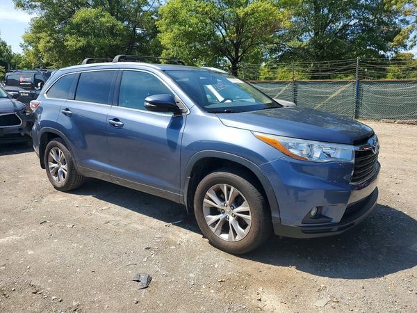 2015 TOYOTA HIGHLANDER