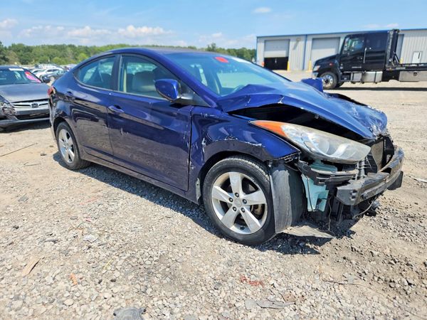 2013 HYUNDAI ELANTRA