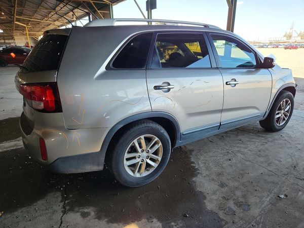 2015 KIA SORENTO GL