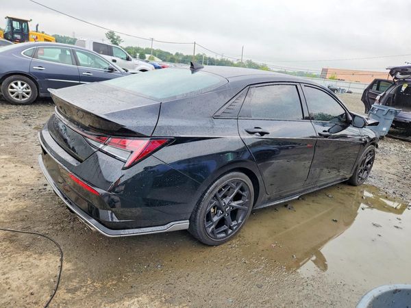 2024 HYUNDAI ELANTRA