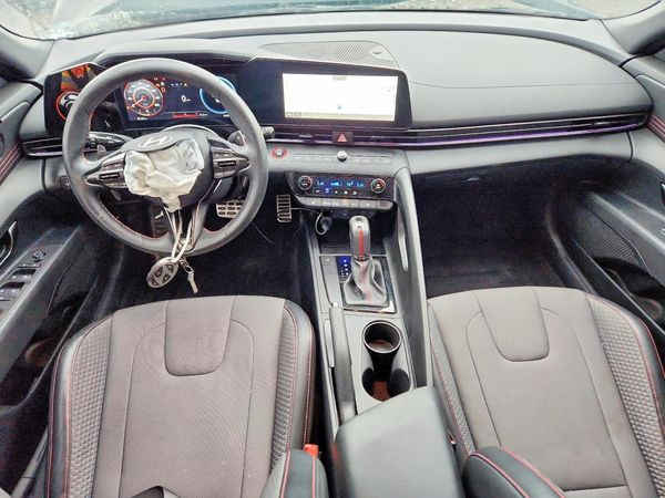 2024 HYUNDAI ELANTRA