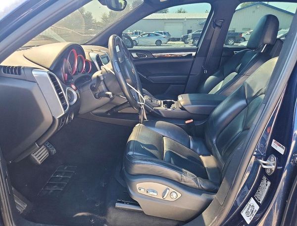 2013 PORSCHE CAYENNE