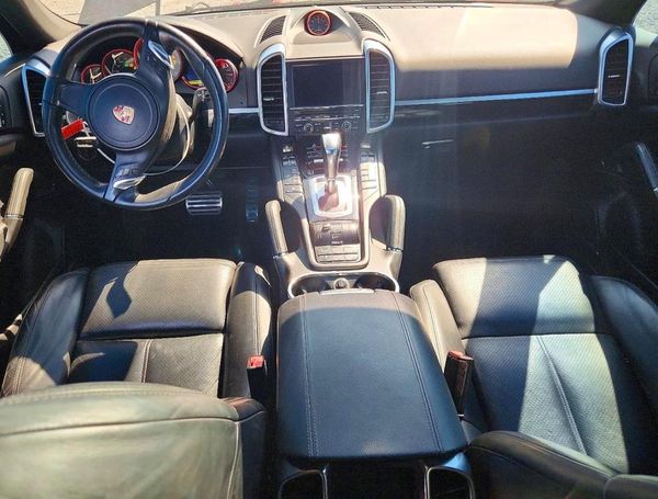 2013 PORSCHE CAYENNE