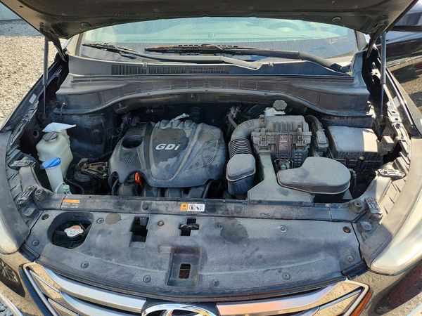 2016 HYUNDAI SANTA FE — Engine bay