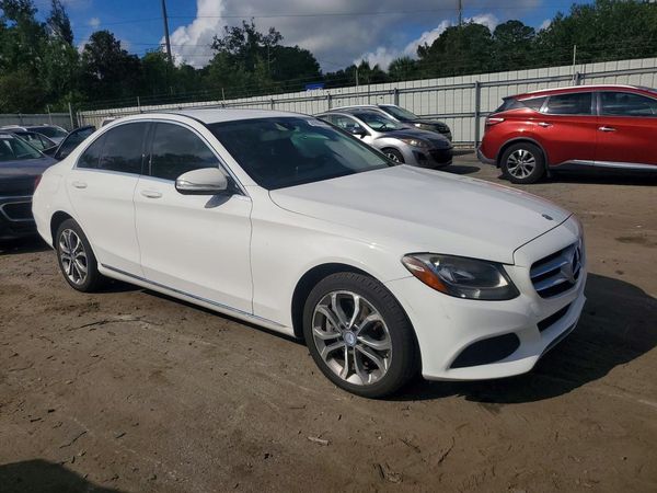 2015 MERCEDES-BENZ C 4-MATIC — Passenger 3/4