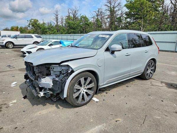 2024 VOLVO XC90