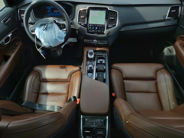 2024 VOLVO XC90