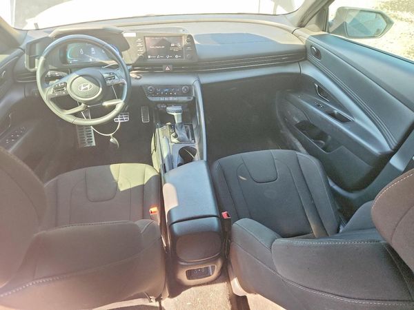 2025 HYUNDAI ELANTRA