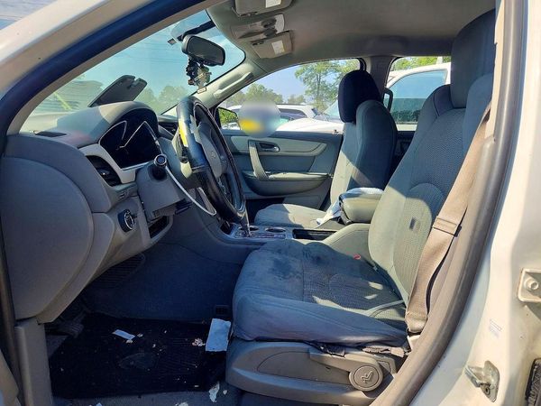2014 CHEVROLET TRAVERSE LS — DENT