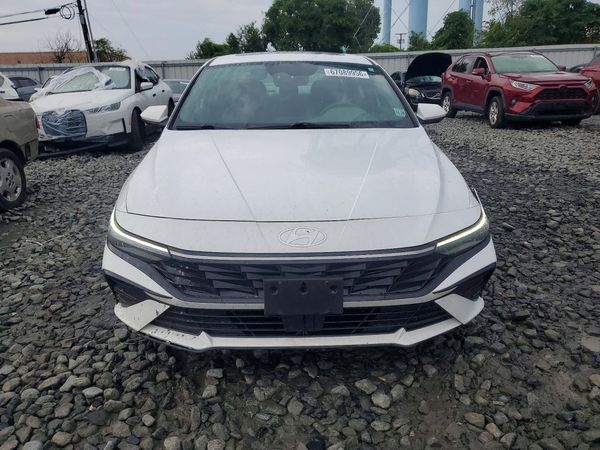 2024 HYUNDAI ELANTRA SEL w/ Convenience Pkg
