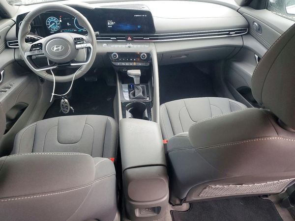 2024 HYUNDAI ELANTRA SEL w/ Convenience Pkg