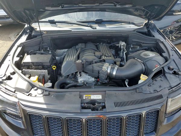 2014 JEEP CHEROKEE SRT — Engine bay