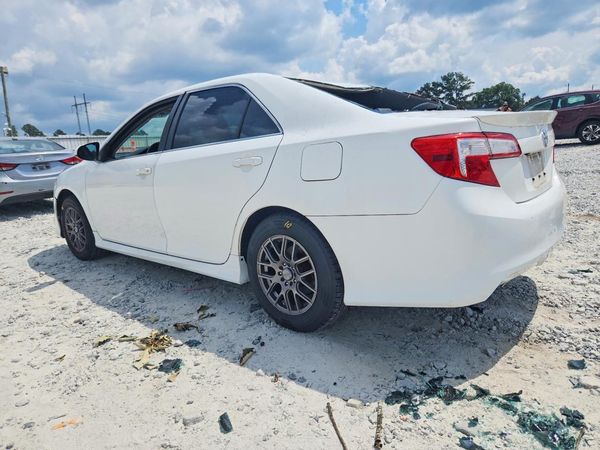 2014 TOYOTA CAMRY