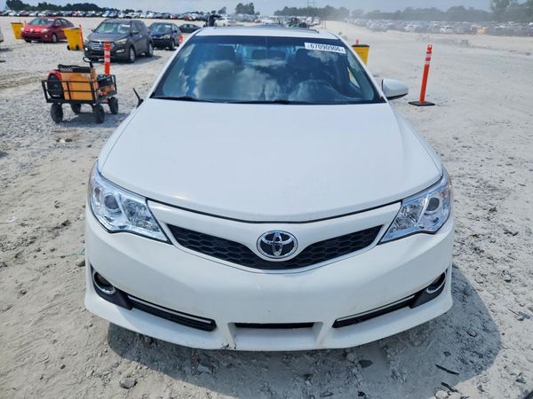2014 TOYOTA CAMRY