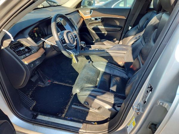 2016 VOLVO XC90