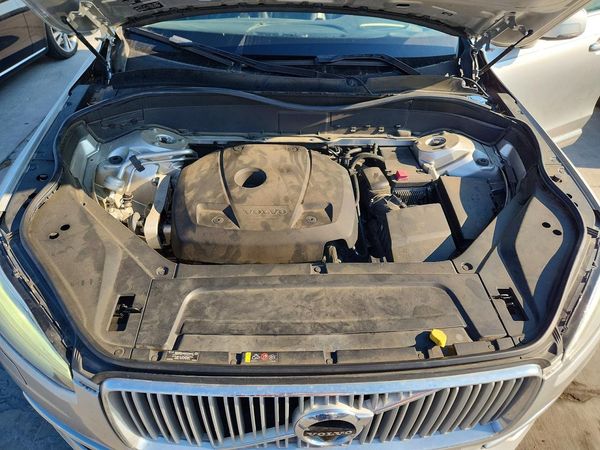 2016 VOLVO XC90