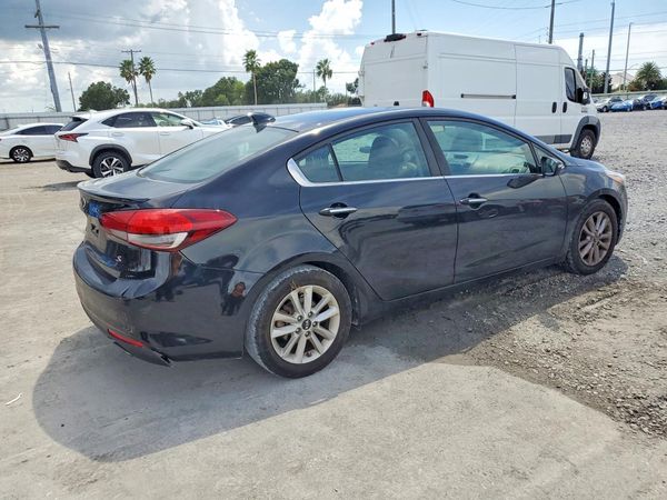 2017 KIA FORTE