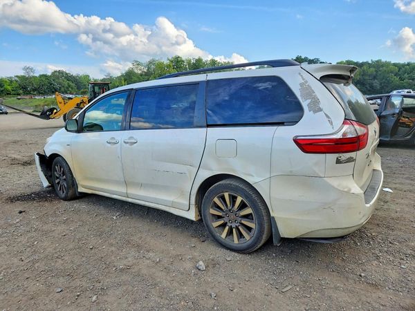 2019 TOYOTA SIENNA