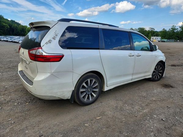 2019 TOYOTA SIENNA