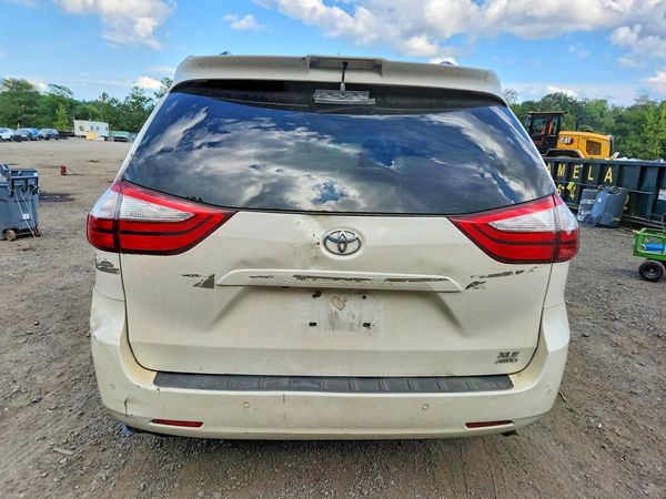 2019 TOYOTA SIENNA
