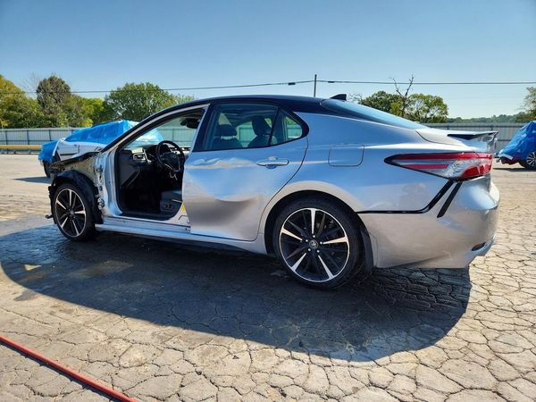 2019 TOYOTA CAMRY