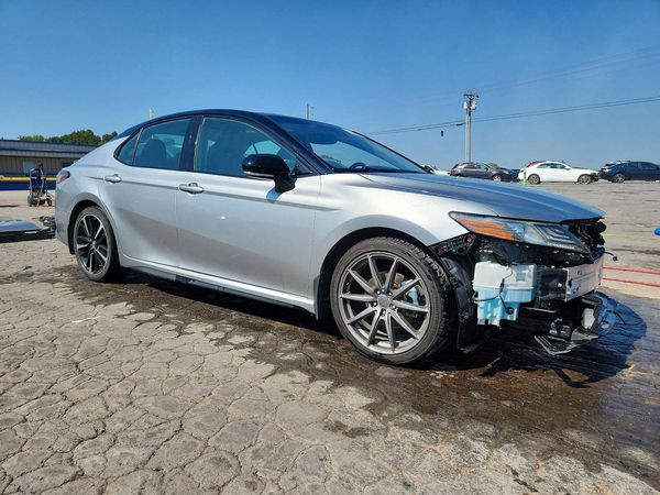 2019 TOYOTA CAMRY