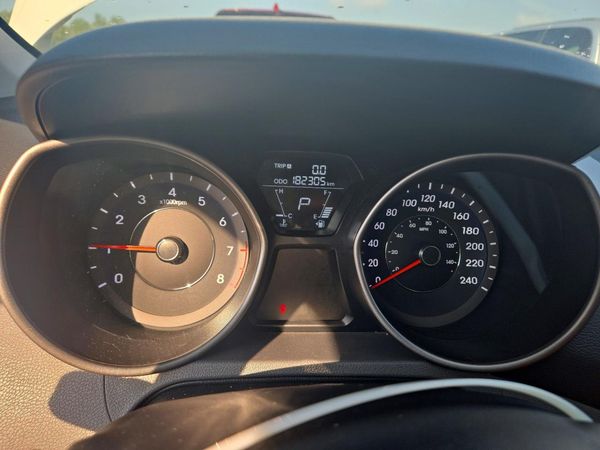 2013 HYUNDAI ELANTRA