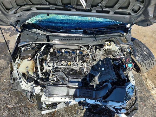 2022 TOYOTA COROLLA SE — Engine bay